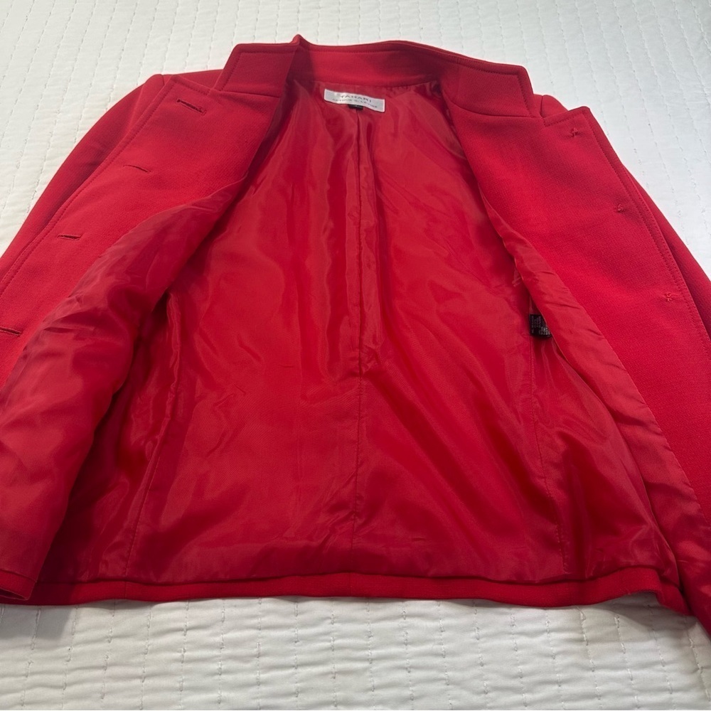 Tahiri Arthur S. Levine Elegant Red Women's Blazer with Gold Buttons - Picture 8 of 11